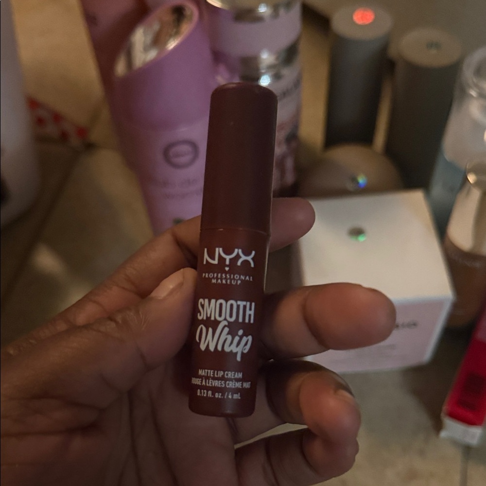 NYX Smooth Whip Matte Lip Cream - Deep Burgundy